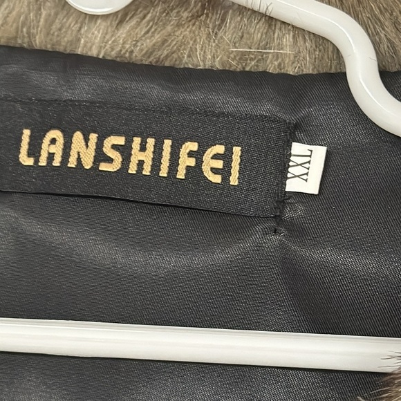 LANSHIFEI  Faux Fur Open Front Vest Girls Brown/ Silver Size XXL, LIKE NEW! - Picture 2 of 6